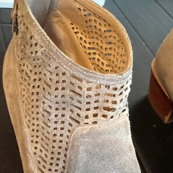 Women's Via Spiga Gray Suede Ankle Boots 9.5 - Picture 12 of 16